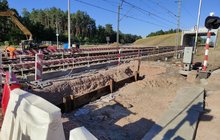 Topór - budowa przejścia podziemnego widok na tory i wiadukt fot Michał Mroczkowski Budrex sp z o o