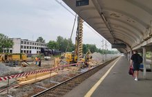 Stacja Sosnowiec Główny, maszyny pracują przy budowie nowego peronu, fot. Katarzyna Głowacka