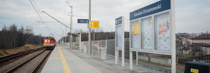 Przystanek Gorzów Chrzanowski - widok na peron, fot. Łukasz Huchała
