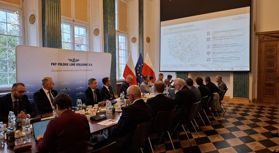 Spotkanie Piotra Wyborskiego, prezesa zarządu Polskich Linii Kolejowych S.A. z przedstawicielami siedmiu spółek zależnych.