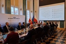 Spotkanie Piotra Wyborskiego, prezesa zarządu Polskich Linii Kolejowych S.A. z przedstawicielami siedmiu spółek zależnych.