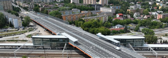 Widok z góry na nowy przystanek kolejowy Radom Wschodni i wiadukt drogowy na ul. Żeromskiego w Radomiu, fot. Anna Znajewska-Pawluk (2)
