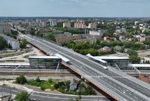 Widok z góry na nowy przystanek kolejowy Radom Wschodni i wiadukt drogowy na ul. Żeromskiego w Radomiu, fot. Anna Znajewska-Pawluk (2)