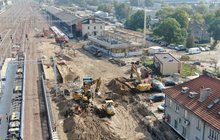 Maszyny na budowie nowego peronu nr 2 na stacji Olsztyn Główny. fot. Damian Strzemkowski PLK (1)