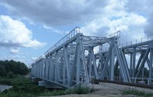 Stalowy most kolejowy na granicy państwa z Ukrainą nad rzeką Bug w Dorohusku fot. Artur Wilk PLK