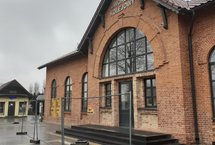 Zduńska Wola, budynek dworca z zewnątrz fot. Szymon Jurkiewicz