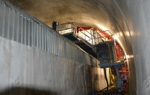 Przygotowanie szalunku do betonowania kolejnego segmentu obudowy docelowej tunelu fot. W.Szczotka (1)