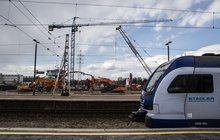 Widok na maszyny budowlane pracujące na stacji Warszawa Zachodnia, fot. Izabela Miernikiewicz