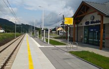 Przystanek Młodów z nowym peronem, wiatami i oznakowaniem, fot. Magdalena Jagła