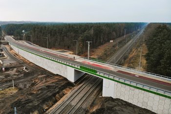 Wiadukt drogowy w Myszkowie nad linią kolejową Częstochowa - Zawiercie fot. Waldemar Miśtal