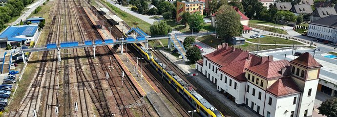 Stacja w Sędziszowie Stacja w Sędziszowie, widok z lotu ptaka, fot. Piotr Hamarnik (1)