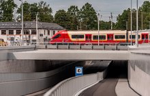 Pociąg SKM jedzie po nowym tunelu w Sueljówku fot. Dawid_Linkowski