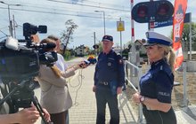 Akcja bezpieczny przejazd na przystanku Kraków Przylasek fot. Piotr Hamarnik