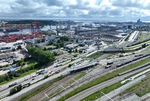 Widok z góry na nowy wiadukt kolejowy na stacji Gdynia Port, fot. Tomasz Kuźma, PLK SA 3