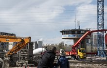 Widok na prace na stacji Warszawa Zachodnia i sylwetki podróżnych, fot. Izabela Miernikiewicz