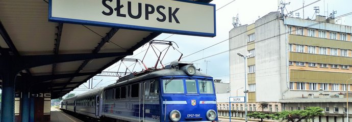 Pociąg przy peronie stacja Słupsk. Fot. Przemysław Zieliński PLK