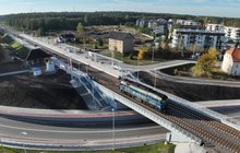 Przystanek Ełk Szyba Wschód i wiadukt na ul. Kolejowej. fot. Paweł Chamera PLK