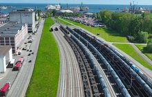 Pociągi towarowe na torach do nabrzeży portu w Gdyni. Fot. Damian Strzemkow