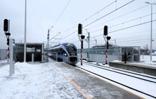 Przystanek Białystok Zielone Wzgórza - pociąg wjeżdża na nowy peron. fot. Tomasz Łotowski PKP Polskie Linie Kolejowe SA