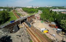 Wiadukt drogowy na ul. Bagiennej w Katowicach, prace postępują przy budowie podpór pod nowe przęsło, fot. Łukasz Hachuła