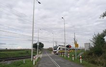Przejazd kolejowy w mieście Warkosz