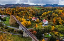 Linia kolejowa Świdnica - Jedlina Zdrój. Wiadukt kolejowy z lotu ptaka. R. Mitura