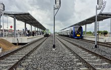 Stacja Łomża Pociągi stoją przy peronach stacji Łomża fot. Tomasz Łotowski