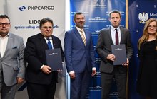 Podpisanie umowy między Cargotor a PLK SA z udziałem przedstawicieli PLK SA, PKP SA i Cargotoru fot. PLK SA 2