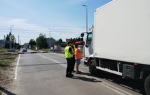 Przedstawiciel SOK i PLK przeprowadzają akcję ulotkową BP w Łodzi fot. Rafał Wilgusiak