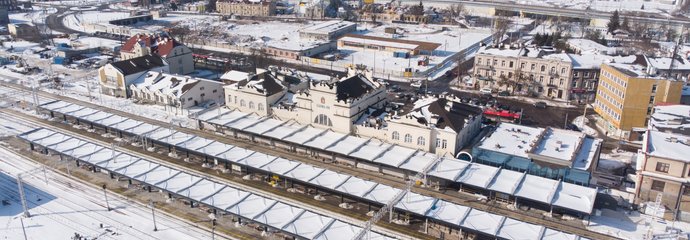 Widok z góry na całą stację Lublin Główny. 