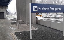 Stojaki rowerowe na przystanku Kraków Podgórze, fot. IZ Kraków