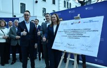 Podpisanie Paktu Kolejowego dla Woj. Łódzkiego, minister Dariusz Klimczak, prezes PLK Piotr Wyborski, marszałek woj. łódzkiego Joanna Skrzydlewska fot. PLK 2.JPG