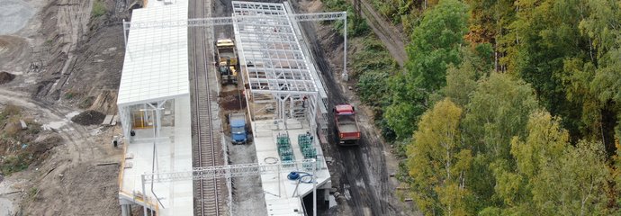 Widok na prace budowlane z lotu ptaka na stacji Wałbrzych Centrum