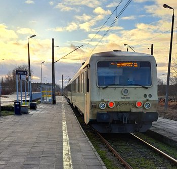 Pociąg przy peronie stacji Bydgoszcz Fordon. fot. Bogdan Cupa PLK