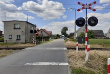 Sygnalizacja i krzyż św. Andrzeja na przejeździe kolejowo-drogowym pod Krotoszynem fot.Marcin Lis