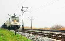 Lk 741 Mimowola-Jaksice, pociąg towarowy na torze, fot. Alicja Dzierbicka, PLK