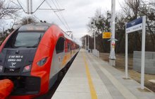 Pociąg przy peronie na przystanku Bydgoszcz Zachód (2). fot. Łukasz Basiński PLK