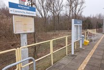 Przystanek kolejowy Podbiele - tablice informacyjne fot. Yury Alhovich PKP Polskie Linie Kolejowe SA