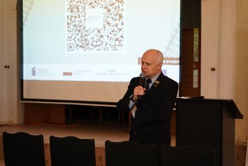 Włodzimierz Kiełczyński podczas prelekcji.