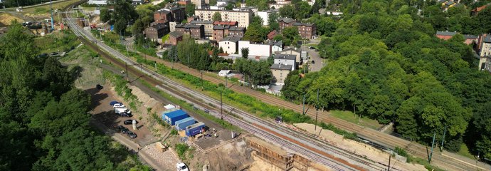 Katowice Morawa, budowa nowego przystanku i mostu nad Rawą widziana z góry, fot. Tomasz Kiełbasa (1)