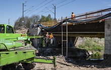 budowa nowego mostu a trasie CMK, maszyny i pracownicy przy pracy, fot. Izabela Miernikiewicz