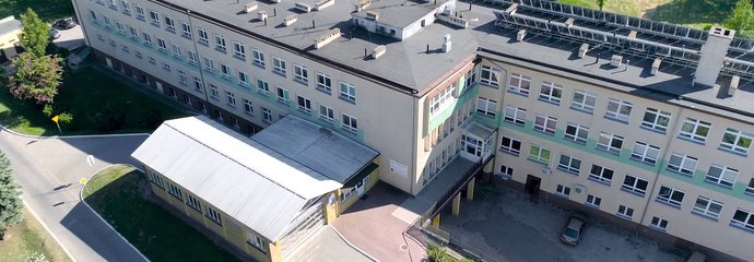 Widok z góry na budynek Szpitala w Parczewie fot. Samodzielny Publiczny Zakład Opieki Zdrowotnej w Parczewie