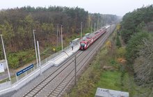 Pociąg przy peronie przystanku Solec Wielkopolski, fot. Tomasz Nizielski PKP PLK
