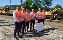 Rozpoczęcie prac na szlaku Chabówka – Nowy Sącz, na zdjęciu minister infrastruktury A. Adamczyk, przedstawiciele PLK SA, fot. D. Szalacha