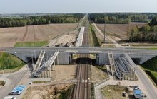 Dąbrowa Kity widok na wiadukt kolejowy i peronfot. Paweł Mieszkowski_PKP_PLK