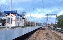 Stacja Tuchów - maszyny pracują przy budowie peronów, są już fragmenty konstrukcji nowych obiektów, fot. Kazimierz Bałut (4)