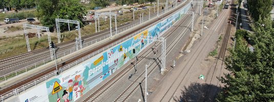 Stacja Warszawa Zachodnia widok na nowy mural fot. Adam Kundzicz (1)