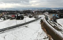 Łącznica w Chabówce - widać jadący pociąg, fot. Krzysztof Dzidek
