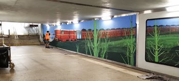 Mural powstaje w przejściu podziemnym na stacji Bytom, fot. Aleksander Głowacki, Polskie Linie Kolejowe (1)