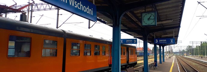 Stacja Toruń Wschodni Pociąg przy peronie stacji Toruń Wschodni. fot. Przemysław Zieliński